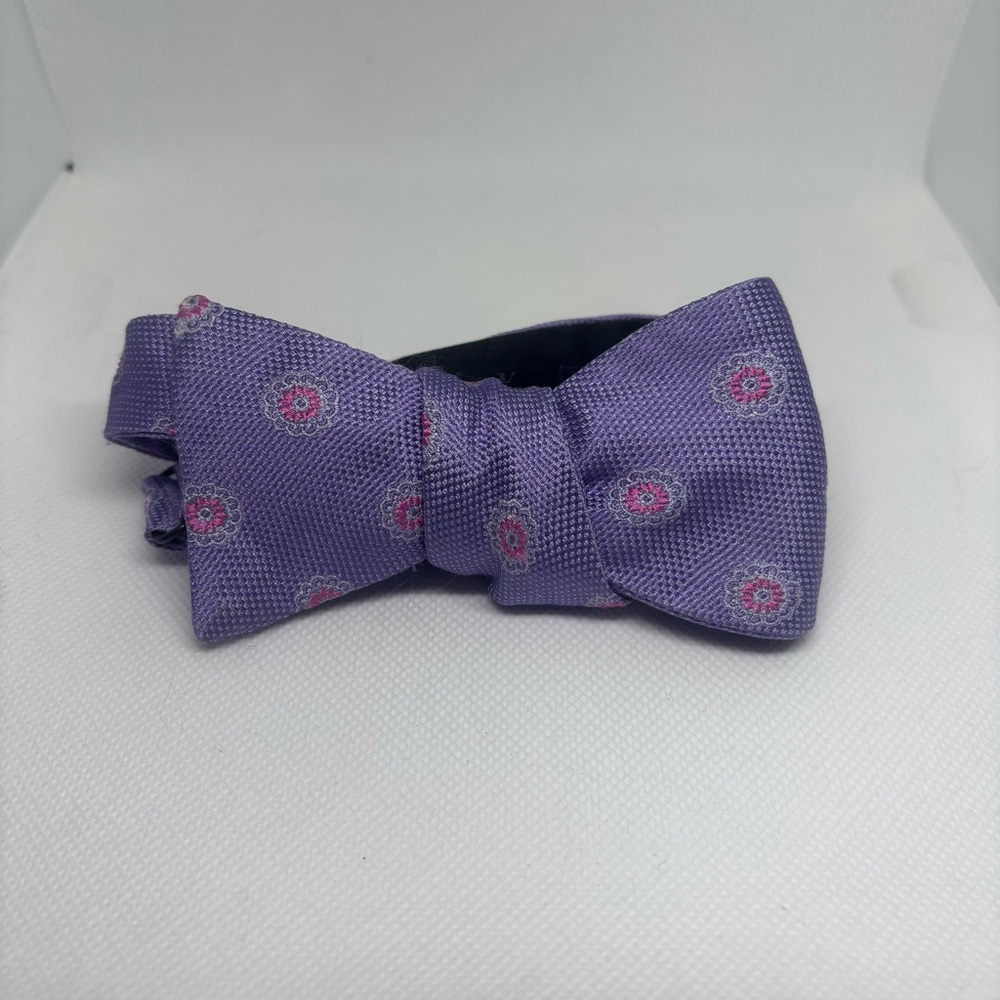 Brooks brothers silk‎ Purple Bow Tie with Pink Floral Pattern